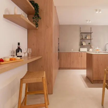 Hostwise - Stylish & Spacious Flat Near The *