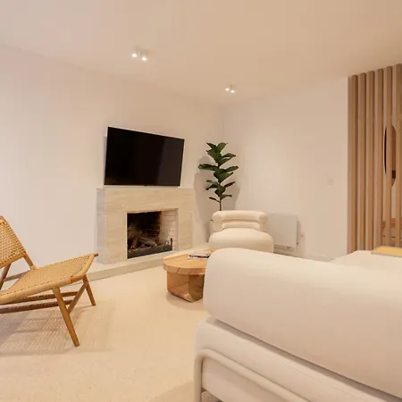 Appartement Hostwise - Stylish & Spacious Flat Near The Matosinhos (Porto)