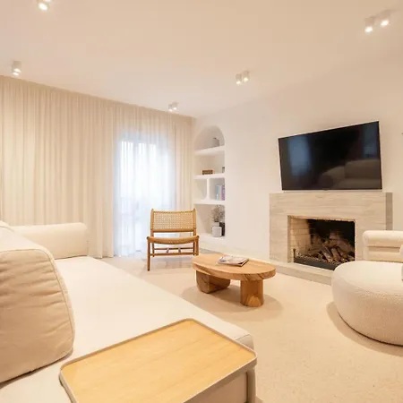 Hostwise - Stylish & Spacious Flat Near The Appartement *