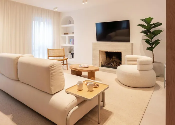 Stylish & Spacious Flat Near The By Hostwise Appartement *