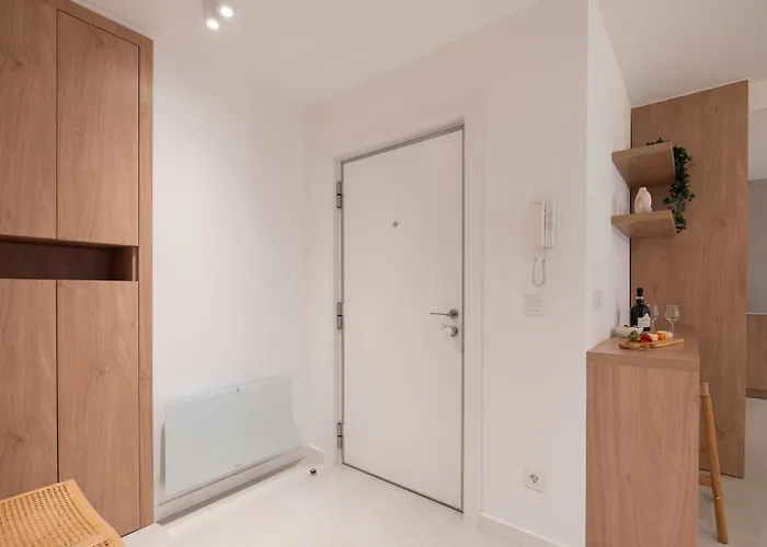 Apartment Stylish & Spacious Flat Near The By Hostwise Matosinhos (Porto)