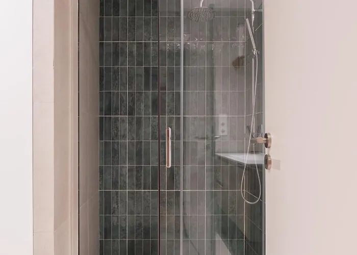 Apartment Stylish & Spacious Flat Near The By Hostwise Matosinhos (Porto)