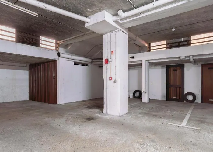 Stylish & Spacious Flat Near The By Hostwise Matosinhos (Porto)