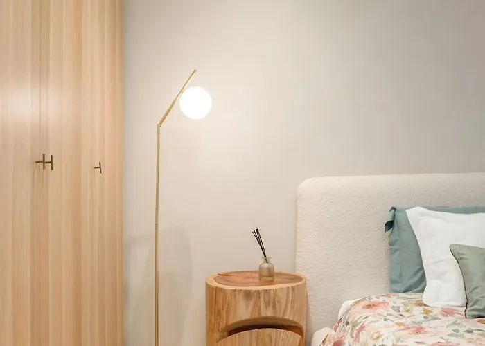 Appartement Stylish & Spacious Flat Near The By Hostwise *