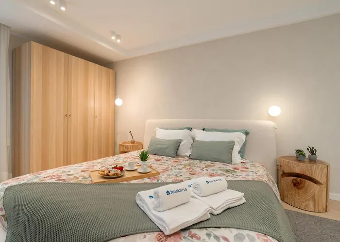 Stylish & Spacious Flat Near The By Hostwise Appartement Matosinhos (Porto)