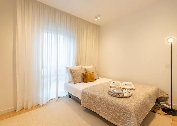 Stylish & Spacious Flat Near The By Hostwise * Matosinhos (Porto)