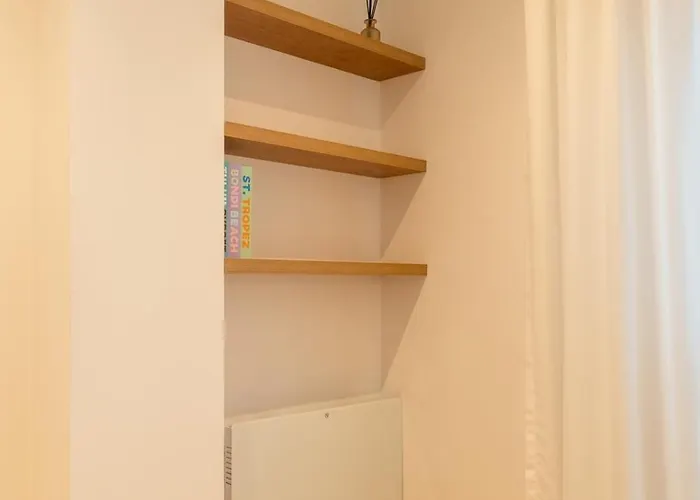 Appartement Stylish & Spacious Flat Near The By Hostwise